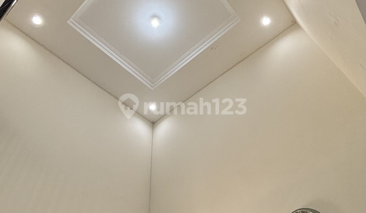 Good Semi-Furnished Rental House with SHM in Alam Sutera, Tangerang