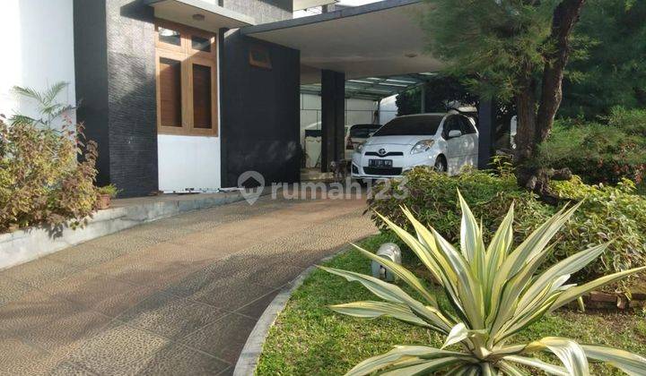 Rumah minimalis modern di Kencana Loka BSD 1