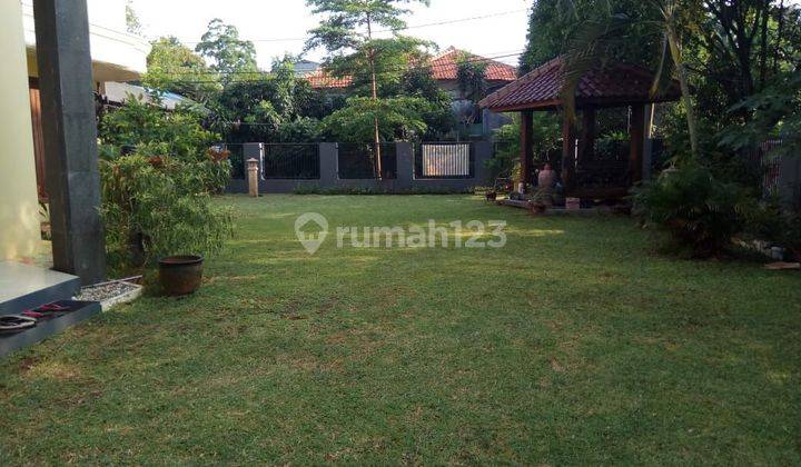 Rumah Asri halaman luas di Bukit Cinere  2