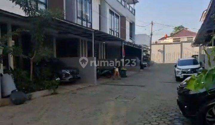 Rumah minimalis bagus di Cirendeu  2