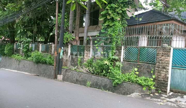 Rumah Tua Hitung Tanah Di Gatot Subroto