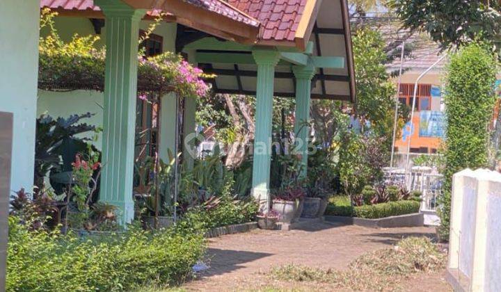 Dijual rumah tua terawat maenroad tubagus ismail sadangserang cocok untuk rumah tinggal, kos kosan, perkantoran atau tempat usaha lainnya 1