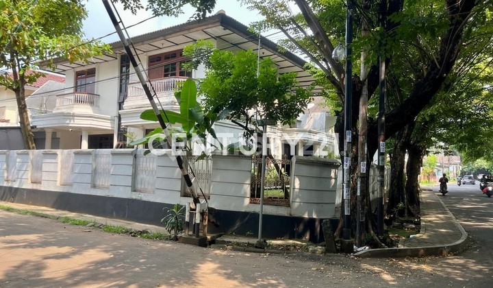 Rumah Bagus Strategis DiPinggir Jalan Raya Bintaro Sektor2