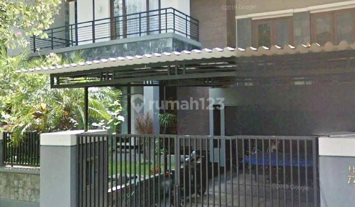 Disewakan Rumah Mewah Graha Family Blok U, Dekat National Hospital 1