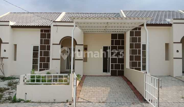 For Sale Royal Emran Sidoraharjo House, Kedamean Gresik