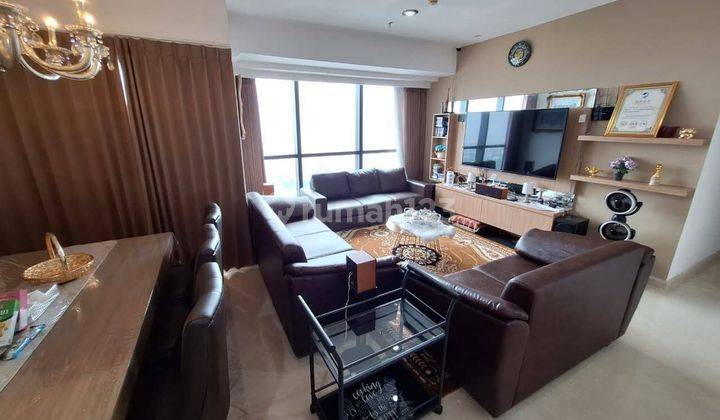 Disewakan furnish Apartemen 3BR Private lift THE PEAK Tunjungan plaza 1