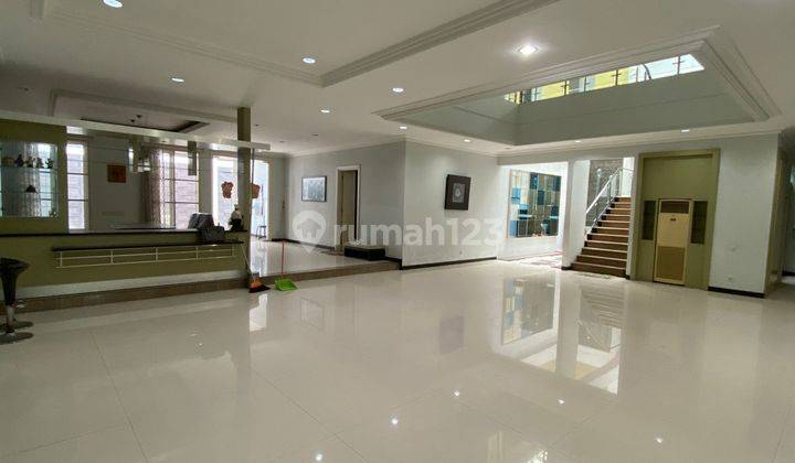 Dijual rumah 2 lantai Lokasi Klampis surabaya 2