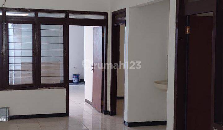 Disewakan Rumah Bratang Binangun,
cocok Buat Rumah Tinggal Dan Kantor 2