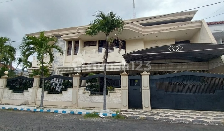 For Sale: Largest Row House Hook at Simpang Darmo Permai Selatan