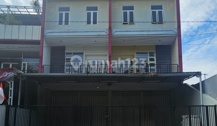For Rent 3-Story Shop House in Rungkut Alang-alang Surabaya