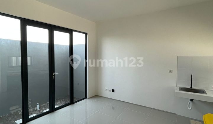 Disewakan Rumah Baru 2Lantai Amesta Living, Gunung Anyar 2
