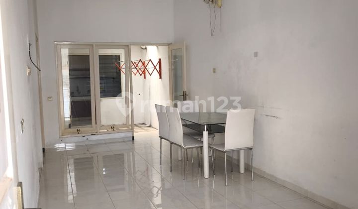 For Sale Nirwana Regency House, East Surabaya, Strategic Raya Merr 2