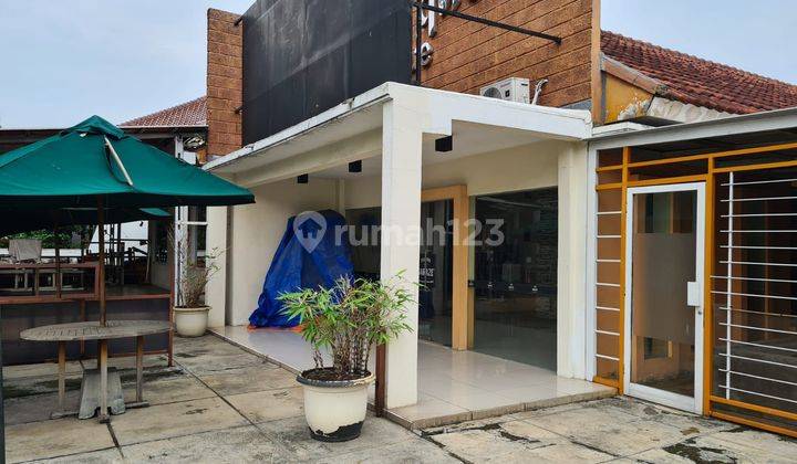 Rumah Hook Lokasi Strategis di Vila Melati Mas 1