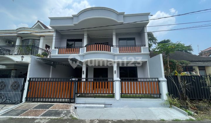 Dijual Rumah 2 Lantai Terenovasi