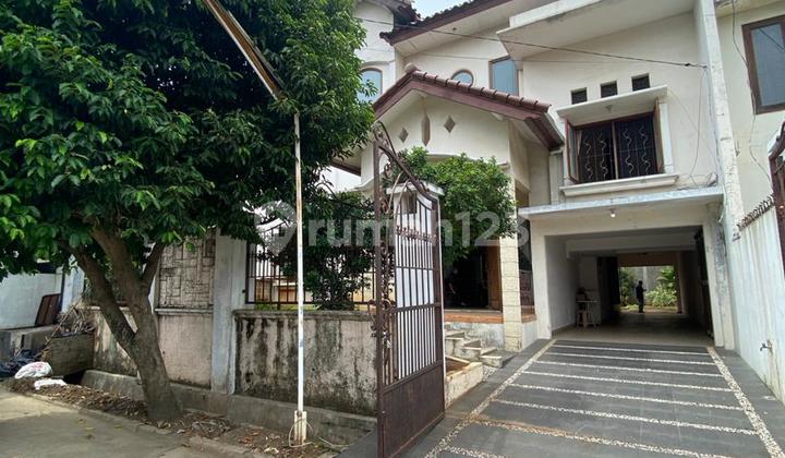 For Sale House with Large Yard in Mega Cinere