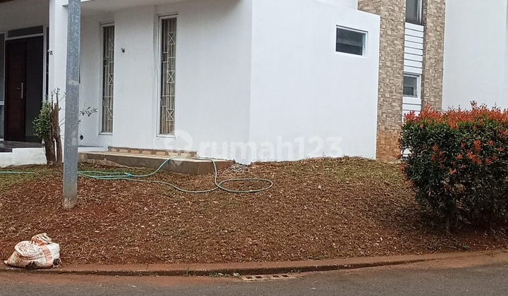 Dijual Rumah Cantik 2 Lantai Lokasi di Bsd (Bumi Serpong Damai) 1