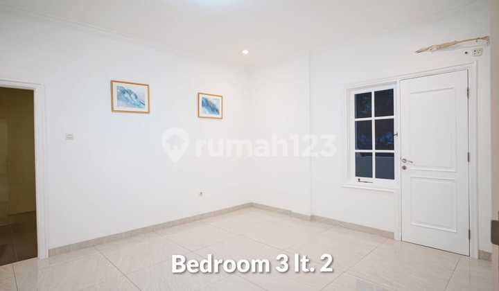 Rumah di kemang Cantik Belum Pernah Ditempati 2