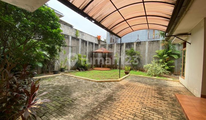 Dijual Rumah Halaman Luas Di Mega Cinere 2