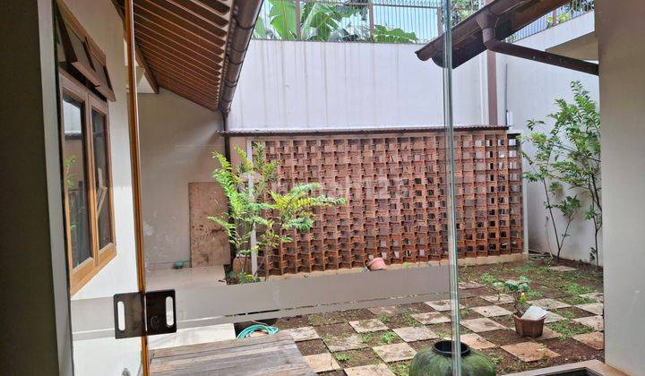 Rumah Minimalis Modern di Bsd Sektor 1 4 2