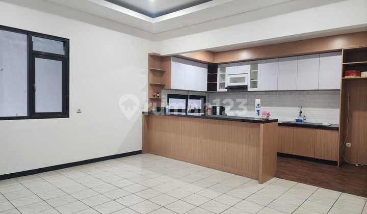 Disewakan Rumah 2 Lantai di Moh Toha Bandung – Cocok untuk Usaha & Gudang