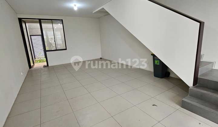 Ruko 2 Akses Murah Meriah di Jantung Kota Baru Parahyangan! 4.75M Nego! Ruko 2 Akses Murah Meriah di Jantung Kota Baru Parahyangan! 4.75M Nego!