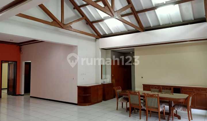 Rumah Bagus Main Road Riau Bandung Cocok Untuk Kantor 2