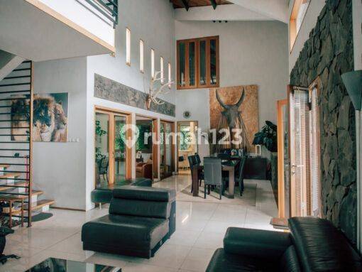 Rumah 3 Lantai Semi Furnishhed di Resor Dago Pakar, Bandung 1