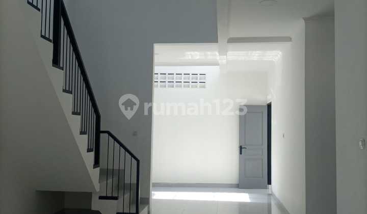 Cheapest! American Style Ready-to-Live-in House in Antapani Bandung, Price Still Negotiable 2