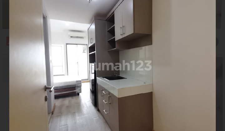 View Golf One Step to Summarecon Mall Serpong Studio Midtown