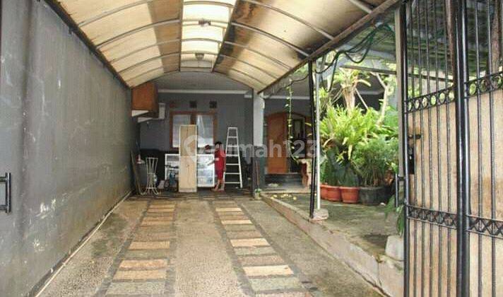 Dijual Rumah Kebayoran Bagus Standart Siap Huni 2 Lantai 2