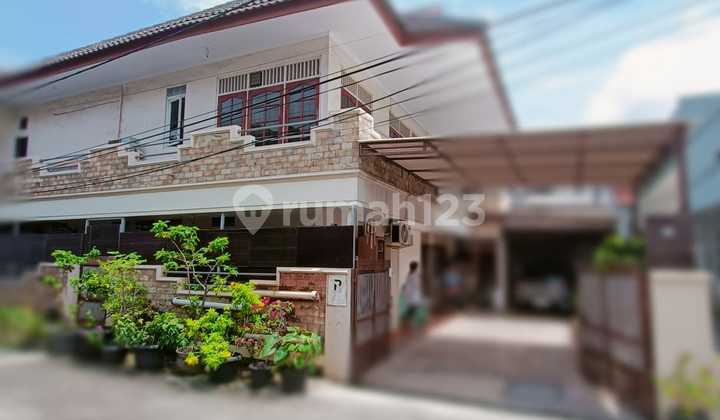 For Sale Minimalist House in a Very Strategic Location in Kelapa Gading, North Jakarta