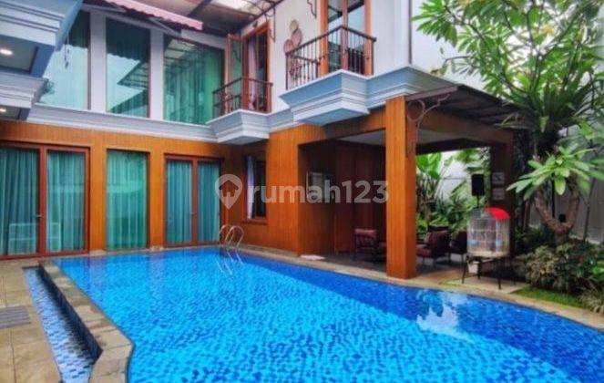 Rumah Mewah di Menteng Jakarta Pusat 2 Lt + swimming pool    1