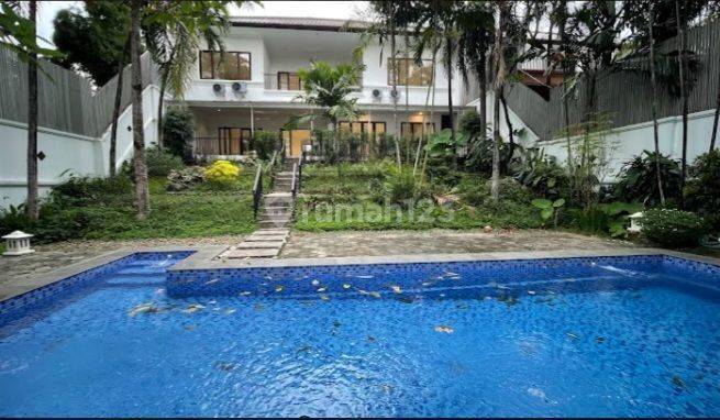 Rumah Mewah di kemang Jakarta Selatan 2 Lantai + swimming pool 1