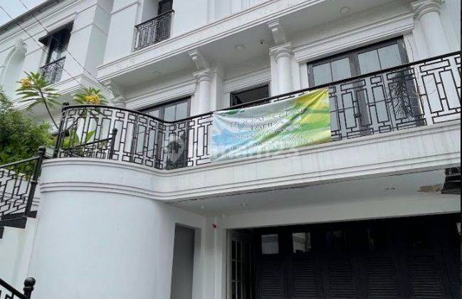 Rumah Mewah 3 Lantai + private pool di Cipete Jakarta Selatan 2