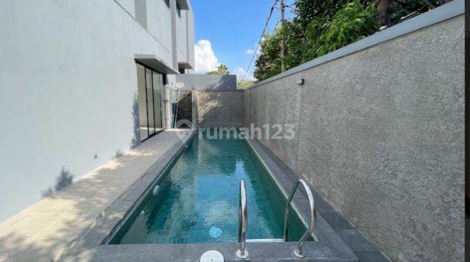 Rumah Mewah di Kemang Jakarta - Selatan 3 Lantai + Swimming pool 1