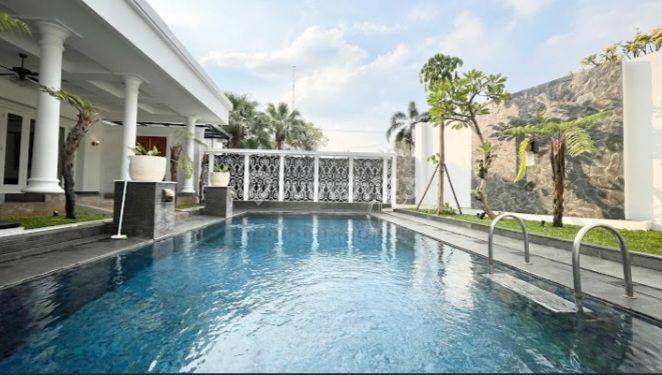 Turun Harga For Rent Rumah Mewah 2 Lt + Pool Di Kemang Jak - Sel