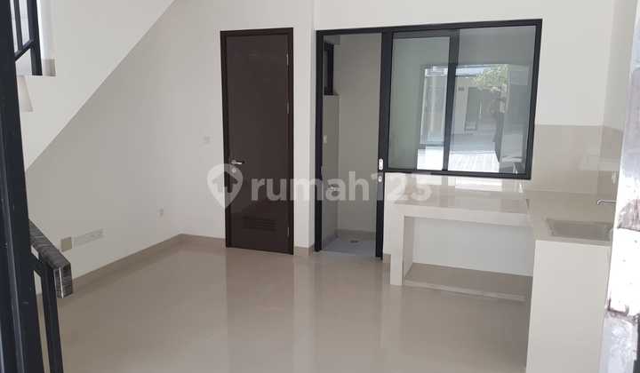 Disewakan Cepat Rumah PIK 2 2 Kamar Tidur 2 AC Gorden Mesin Cuci 2