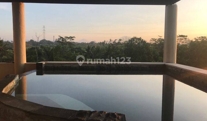 Rumah 3 Lantai Dengan Pool View Gunung di Mengwi 1