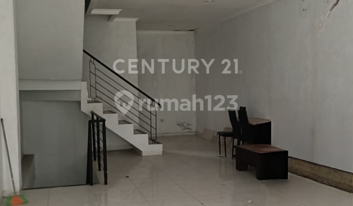 Rumah 3 Lantai Lokasi Strategis Di Perumahan Kebon Jeruk Permai  2