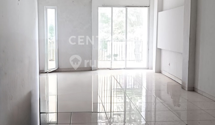 Rumah 3 Lantai Lokasi Strategis Di Perumahan Kebon Jeruk Permai  1