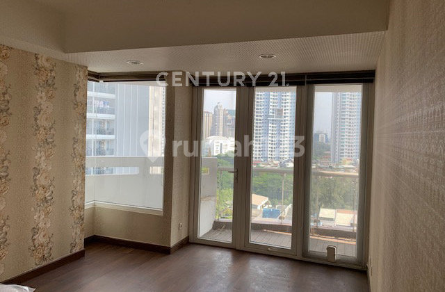 Royale Springhill Residence Kemayoran Dengan Balkon Besar 2