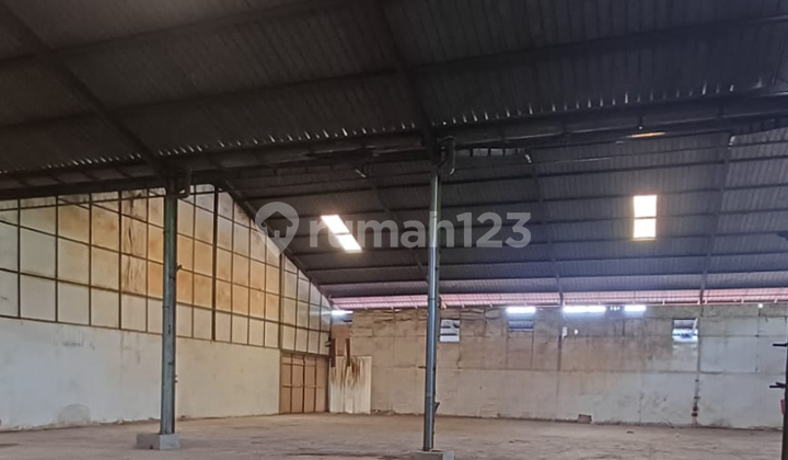 Warehouse on Tapak Street, Tugu, West Semarang