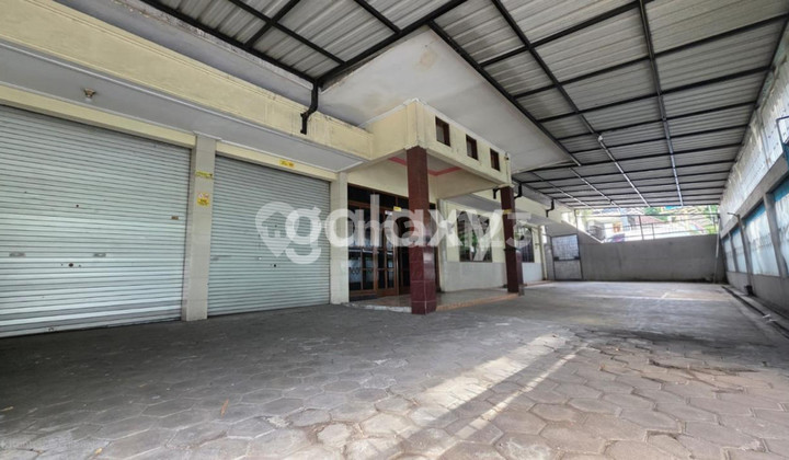 Rumah Daerah Elite Semarang. Bebas Banjir, Jalan Utama. 2