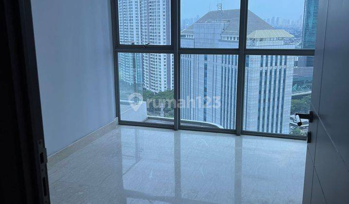 Apartemen The Windsor berada di CBD area Puri Indah Raya. 2