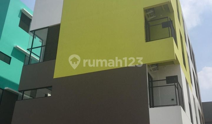 Dijual 1 Gedung Kos Masih Aktif di Lippo Karawaci
