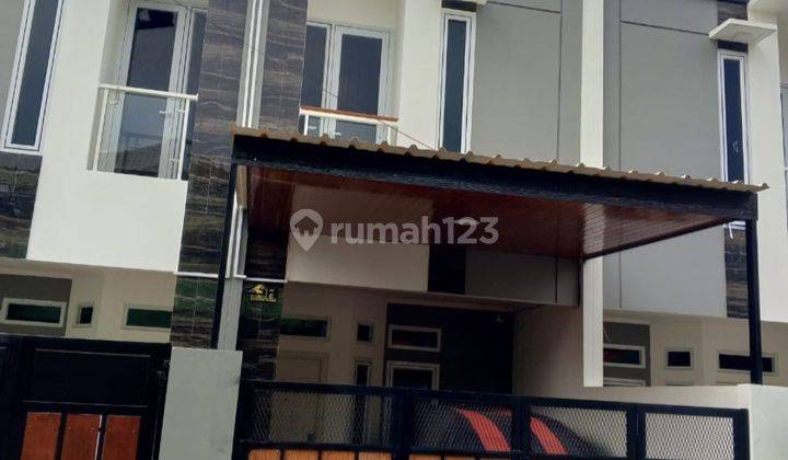 Rumah 3 lantai akses mobil lokasi strategis dekat apat green Ptamuka 1