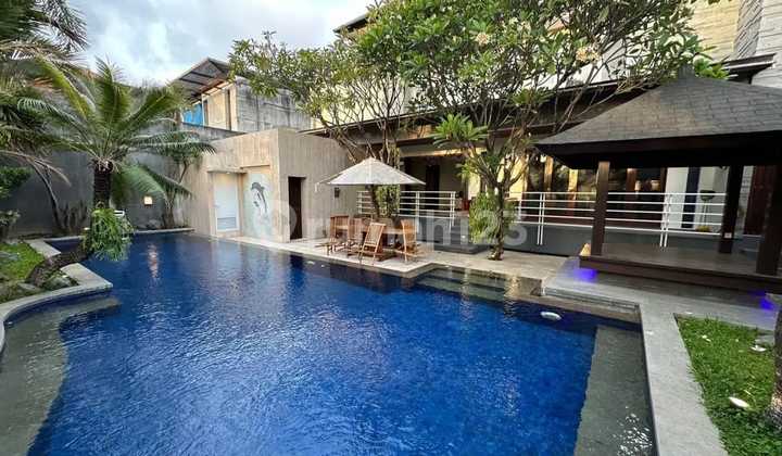 Luxury Style Villa Kebo Iwa Denpasar Bali