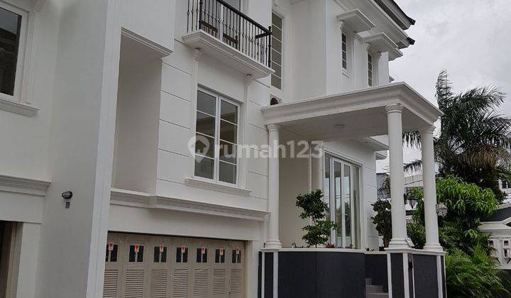 For Rent/ For Sale Rumah Baru 3 Lantai 2 Unit Un Furnish & Semi Furnish Private Pool Ampera  1