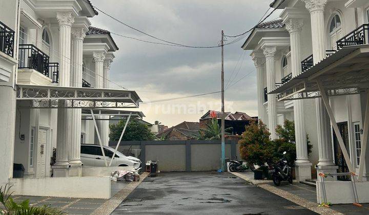 DI JUAL CEPAT RUMAH 2 LANTAI TERAWAT DALAM CLUSTER BAMBU APUS JAKTIM 2