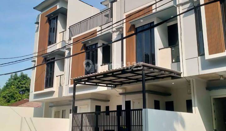 Rumah Murah Jalan Kran Kemayoran, Dekat Jalan Angkasa 1